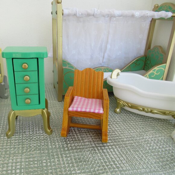 Kidkraft Lot of Wooden Dollhouse Doll Furniture Stove, Table, Bench Bedroom Bath - Picture 7 of 14